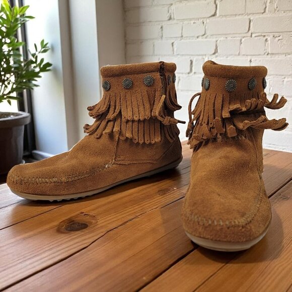 Minnetonka Fringe Moccasin Boots – Brown Suede | Size 7 | Very Good Condition - Picture 1 of 9